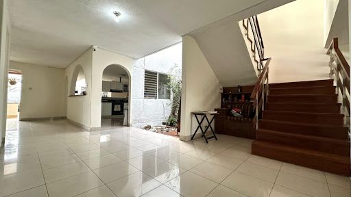 Casa en venta Antioquia Medellín Los Colores 304 m2 Habitaciones 5 Baños 6 Garajes 3 Precio $2300000000