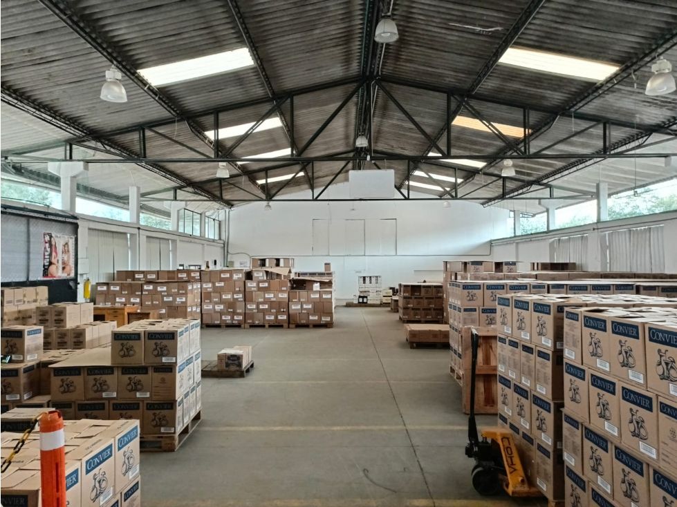 Bodega en arriendo Cundinamarca Bogotá Centro Fontibon 400 m2 Habitaciones 0 Baños 21 Garajes 12 Precio $134417600