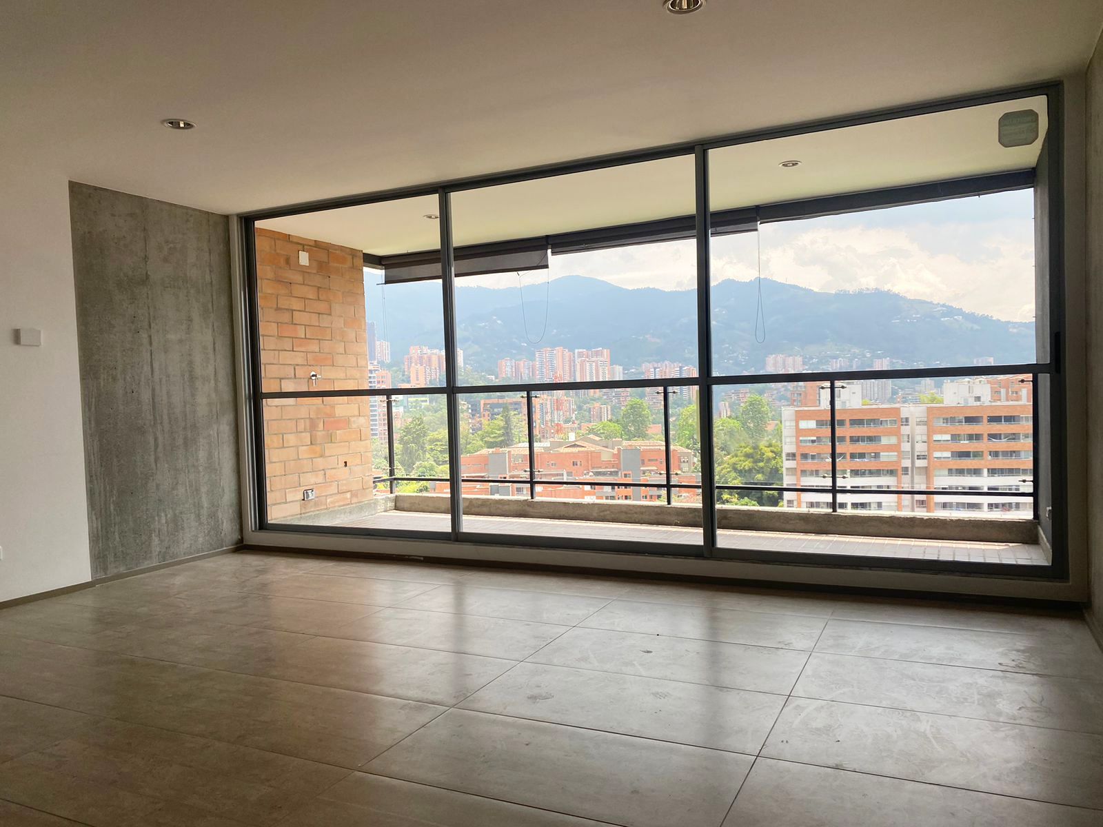 Apartaestudio en arriendo Antioquia Envigado Loma Del Atravesado 81 m2 Habitaciones 1 Baños 2 Garajes 1 Precio $4150000