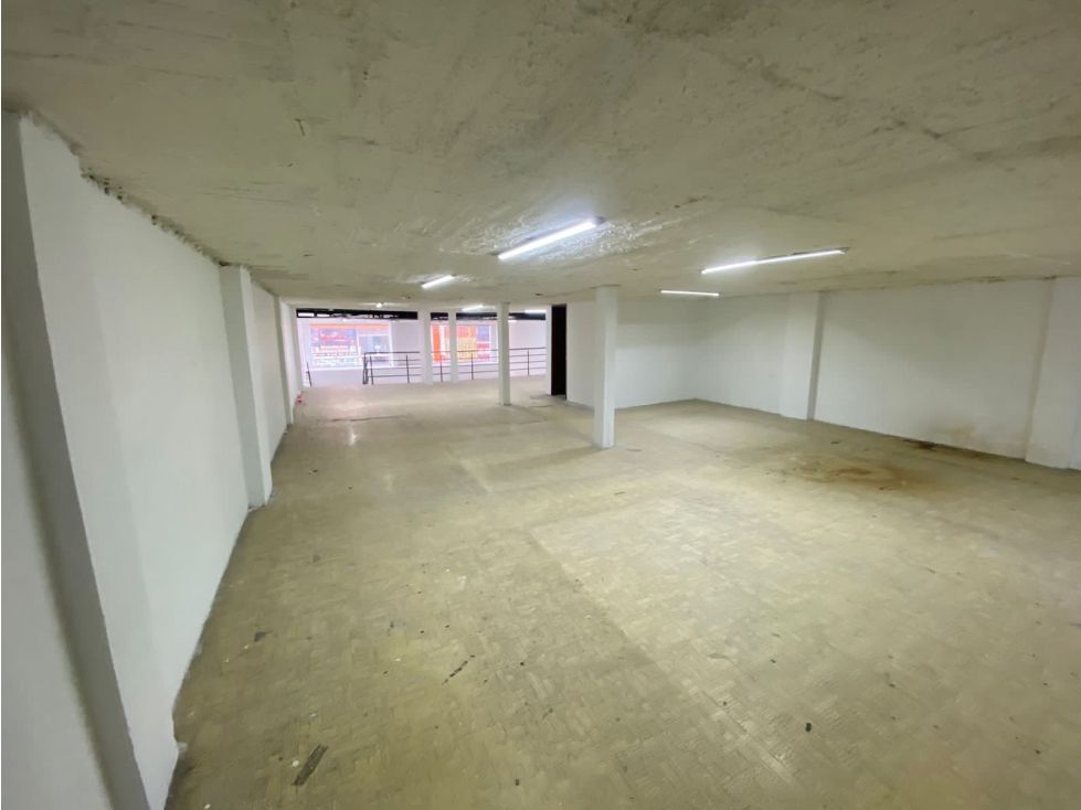 Local en arriendo Cundinamarca Bogotá Venecia 250 m2 Habitaciones 0 Baños 3 Garajes 0 Precio $6500000