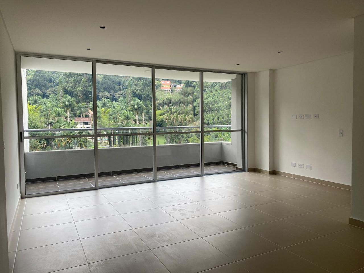 Apartamento en arriendo Antioquia Envigado El Salado 99 m2 Habitaciones 3 Baños 2 Garajes 3 Precio $4150000