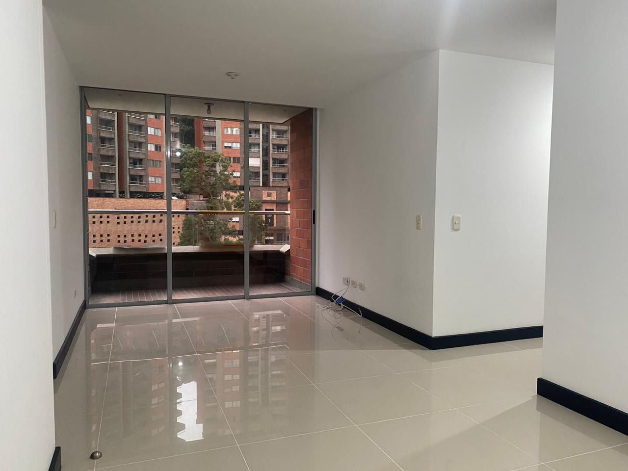 Apartamento en arriendo Antioquia Envigado Loma Del Atravesado 89 m2 Habitaciones 3 Baños 2 Garajes 2 Precio $3450000