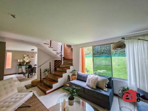 Casa en arriendo Antioquia Envigado Zúñiga 225 m2 Habitaciones 3 Baños 5 Garajes 4 Precio $11000000