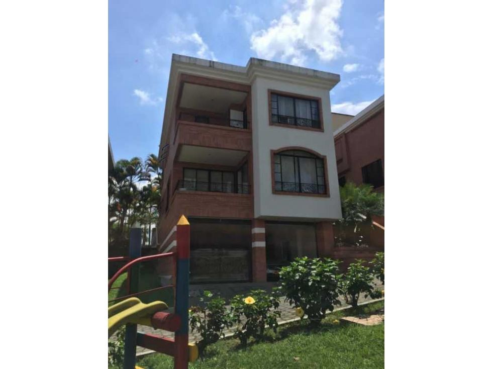 Casa en venta Risaralda Pereira La Julita 450 m2 Habitaciones 6 Baños 5 Garajes 4 Precio $1200000000