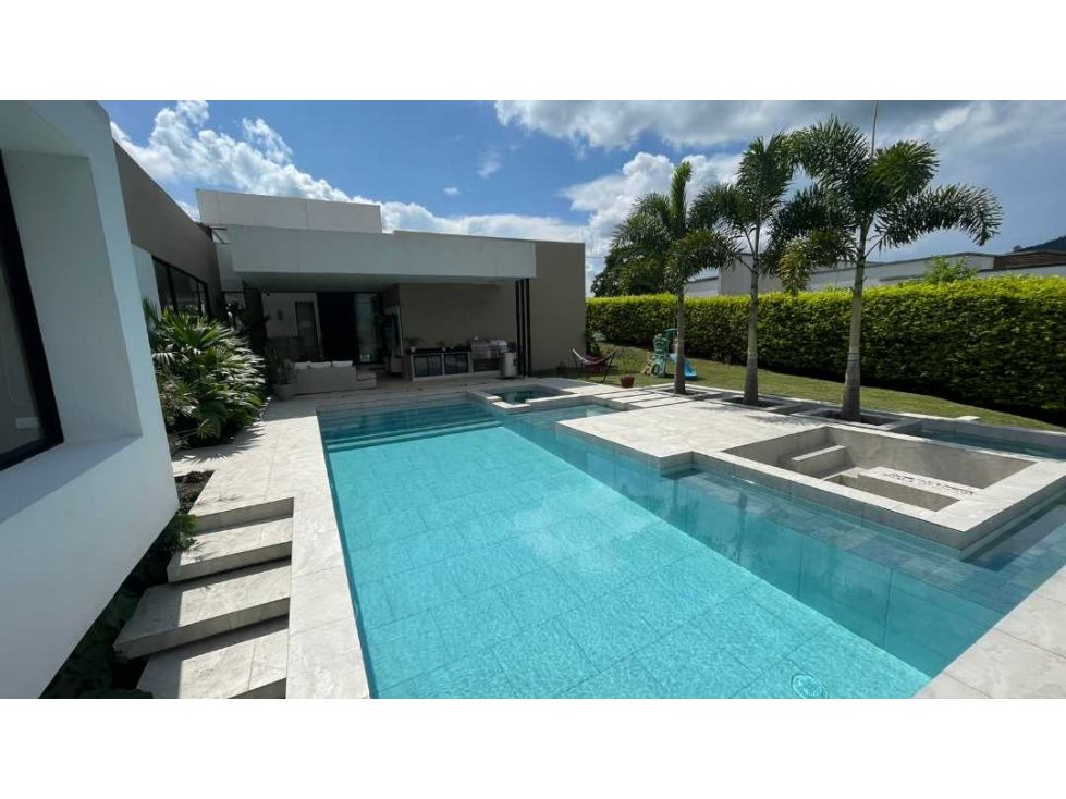 Casa Campestre en venta Risaralda Pereira Pereira 320 m2 Habitaciones 5 Baños 8 Garajes 8 Precio $1900000000