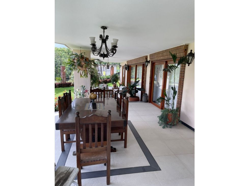 Casa en venta Risaralda Pereira La Julita 504 m2 Habitaciones 5 Baños 5 Garajes 6 Precio $3000000000