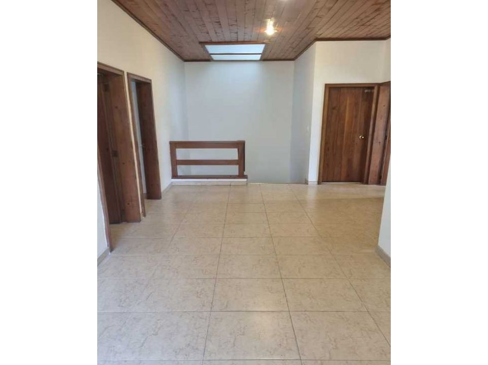 Apartamento en venta Caldas Manizales Las Camelias 226 m2 Habitaciones 4 Baños 4 Garajes 2 Precio $750000000