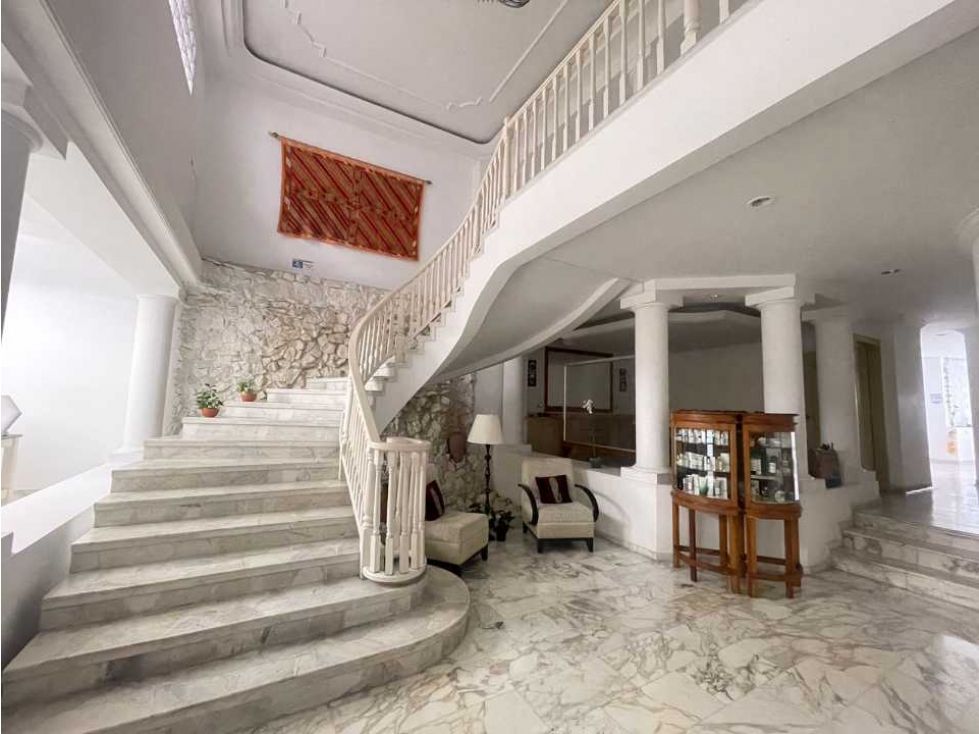 Casa en arriendo o venta Risaralda Pereira Pinares De San Martin 637 m2 Habitaciones 6 Baños 5 Garajes 3 Precio venta $2500000000 Precio arriendo $16000000