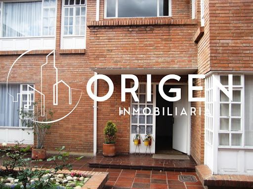 Casa en arriendo Cundinamarca Bogotá Santa Barbara Occidental 370 m2 Habitaciones 5 Baños 6 Garajes 3 Precio $12700000