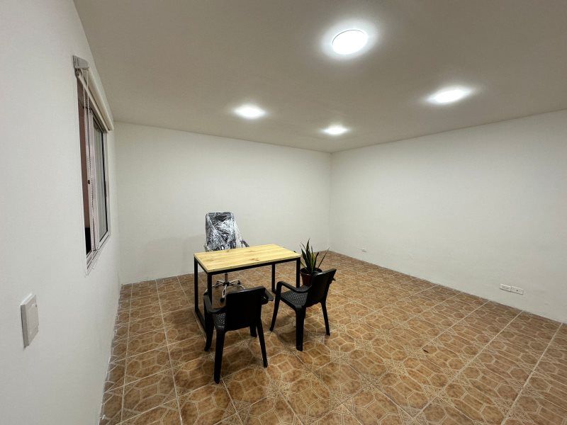 Oficina en arriendo Antioquia Medellín Urbanizacion Los Colores 24 m2 Habitaciones 0 Baños 4 Garajes 0 Precio $1620000