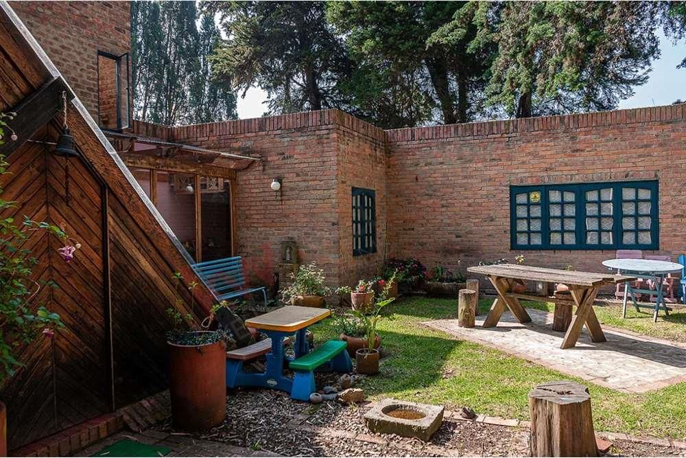 Finca en venta Cundinamarca Bogotá Casa Blanca 1331 m2 Habitaciones 3 Baños 4 Garajes 2 Precio $1800000000