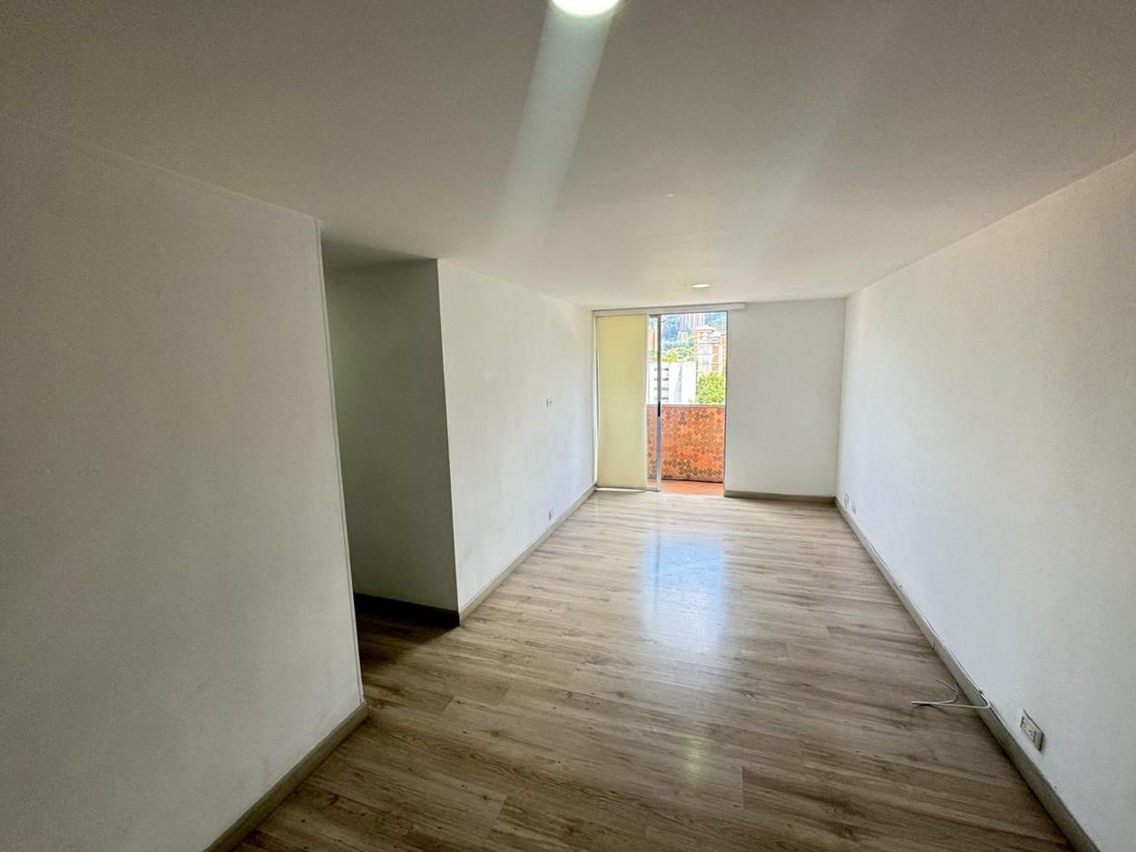 Apartamento en arriendo Antioquia Medellín Los Colores 59 m2 Habitaciones 3 Baños 2 Garajes 2 Precio $2650000