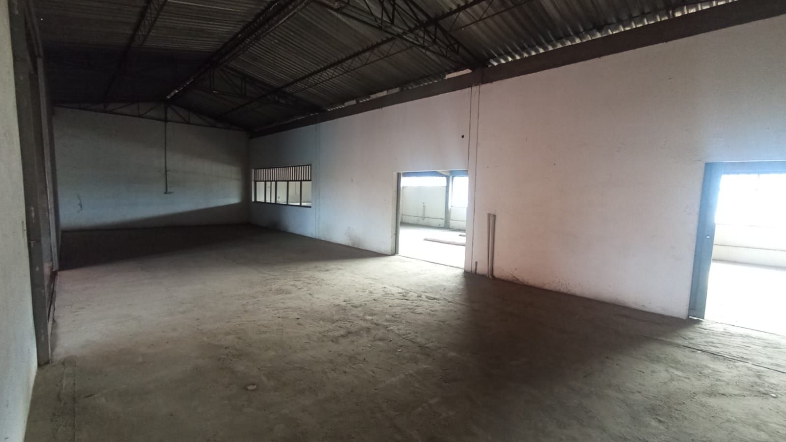 Oficina en arriendo Valle Del Cauca Yumbo Zona Industrial 350 m2 Habitaciones 0 Baños 2 Garajes 3 Precio $5000000