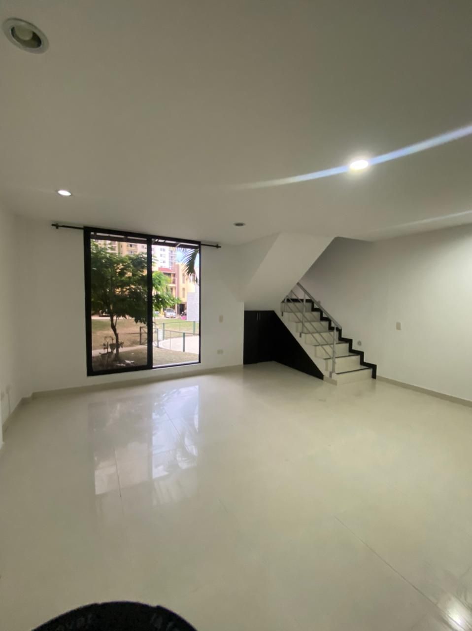 Casa en venta Tolima Ibagué Cn La Samaria 133 m2 Habitaciones 3 Baños 4 Garajes 2 Precio $560000000