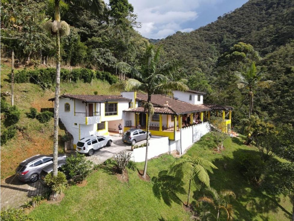 Finca en venta Antioquia Medellín Sabaneta 5700 m2 Habitaciones 5 Baños 13 Garajes 7 Precio $1550000000