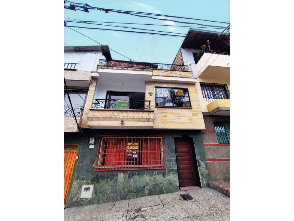 Casa en venta Antioquia Medellín Medellín 246 m2 Habitaciones 8 Baños 4 Garajes 1 Precio $680000000