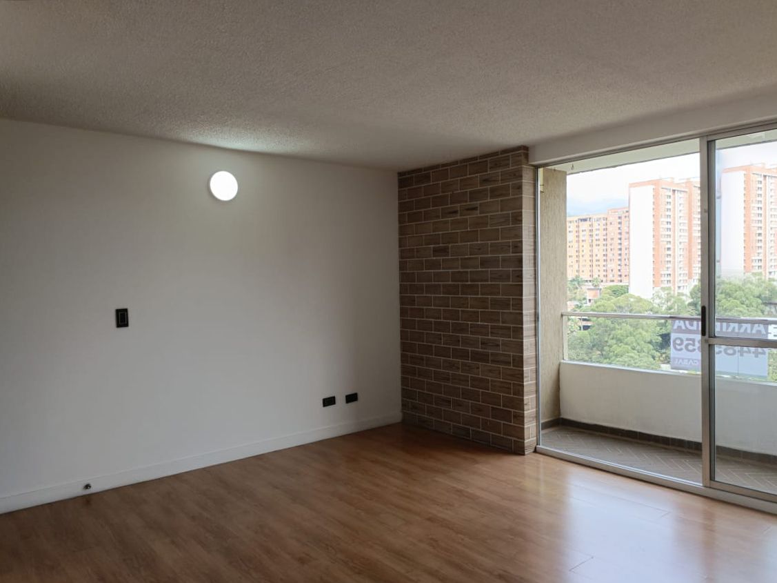 Apartamento en arriendo Antioquia Medellín Loma De Los Bernal 90 m2 Habitaciones 3 Baños 2 Garajes 2 Precio $2900000