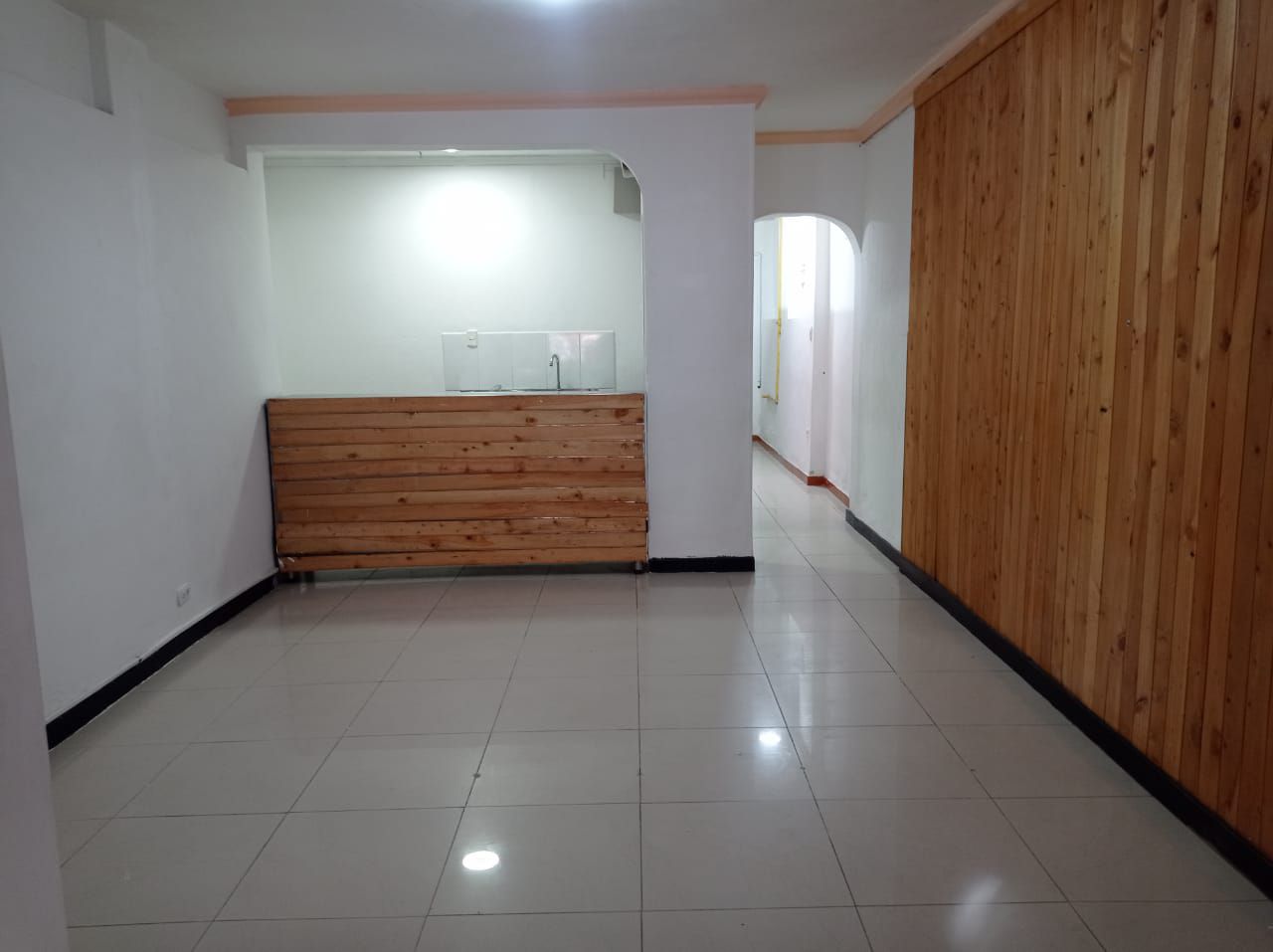 Local Comercial en arriendo Antioquia Medellín Villa Santa Teresa 100 m2 Habitaciones 2 Baños 2 Garajes 1 Precio $3700000