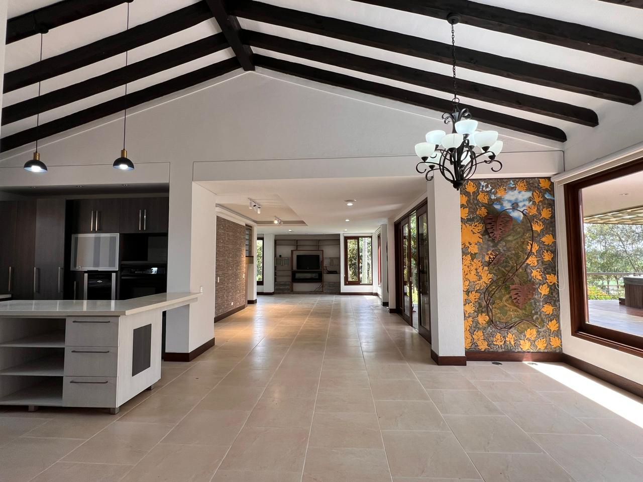 Casa en arriendo o venta Antioquia Rionegro Llanogrande 500 m2 Habitaciones 4 Baños 8 Garajes 4 Precio venta $2840000000 Precio arriendo $14800000