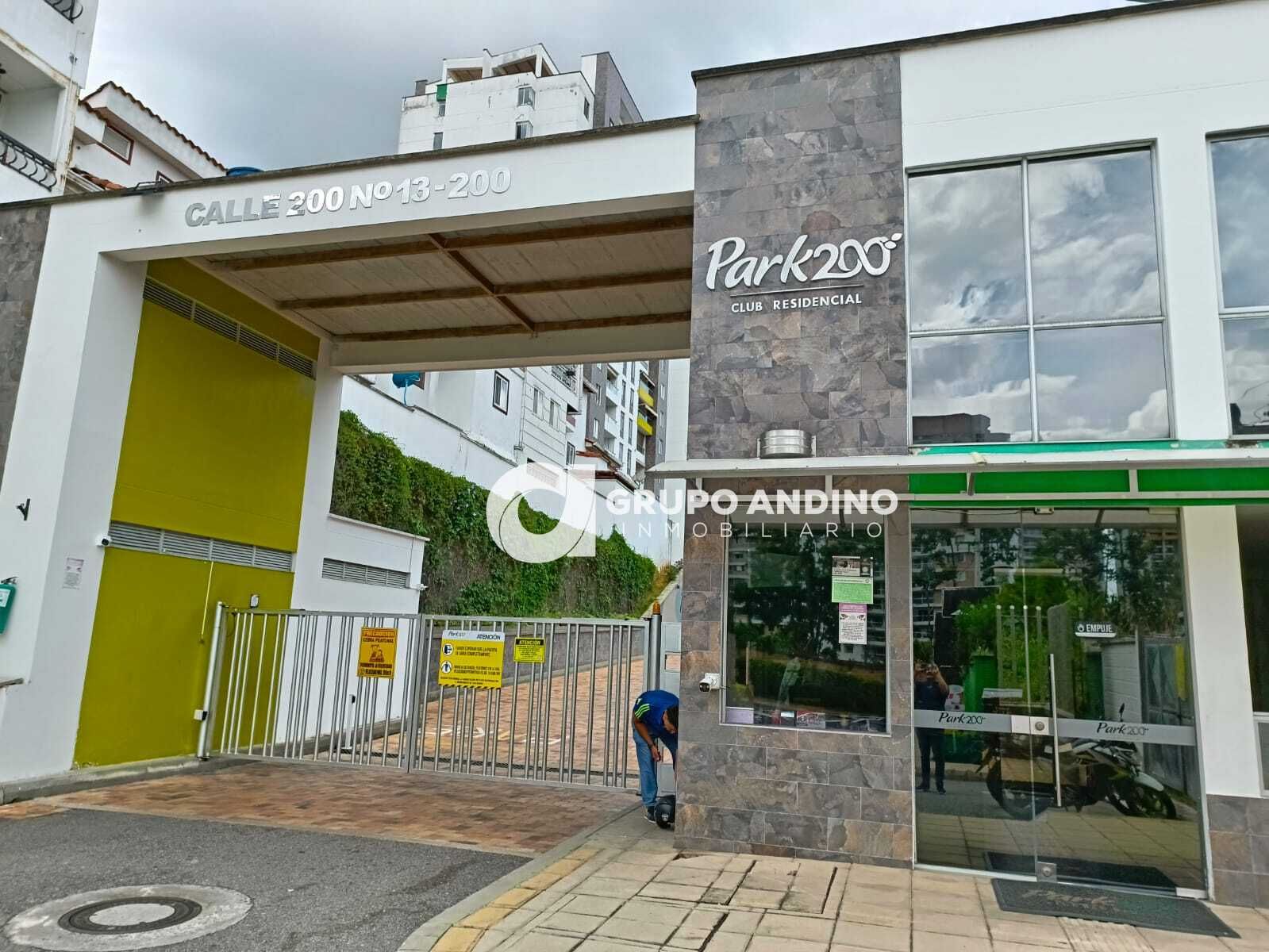 Apartamento en venta Santander Floridablanca Prados De Laurentina 80 m2 Habitaciones 3 Baños 2 Garajes 2 Precio $350000000