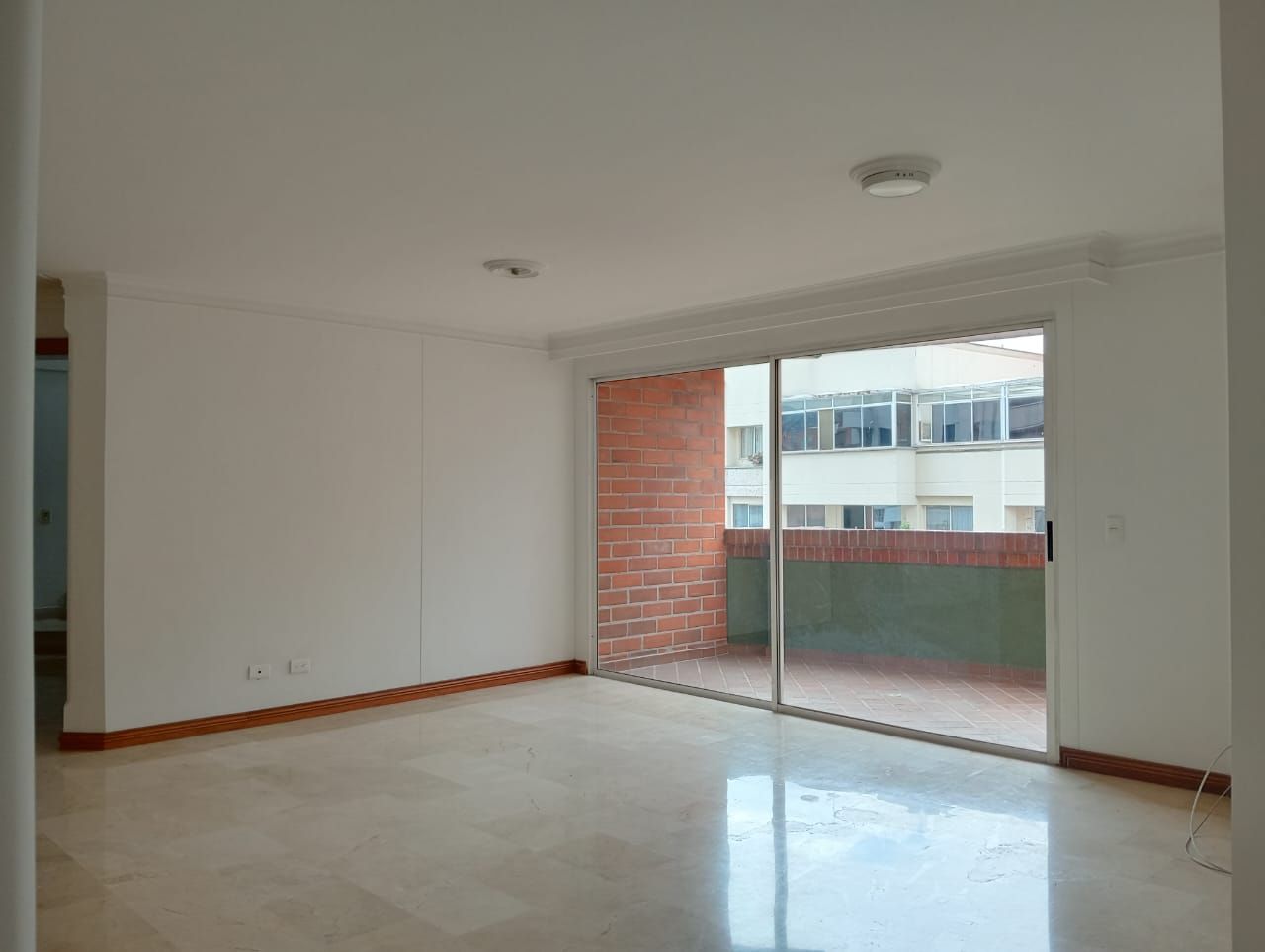Apartamento en arriendo Antioquia Medellín Las Acacias 150 m2 Habitaciones 3 Baños 4 Garajes 2 Precio $4400000