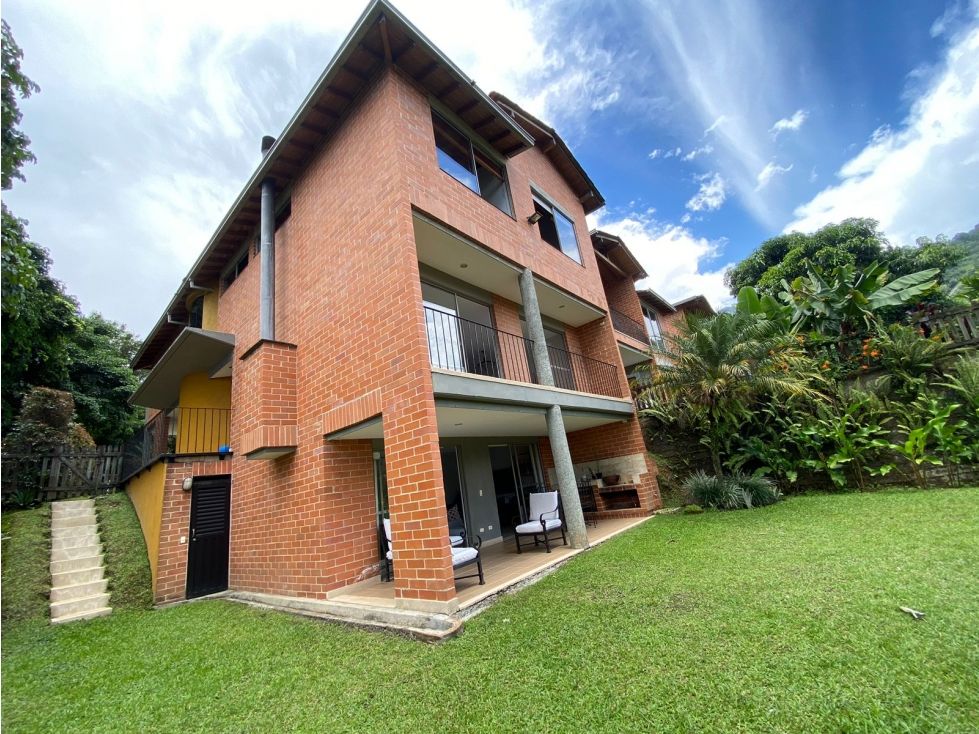 Casa en venta Antioquia Envigado El Chocho 276 m2 Habitaciones 3 Baños 5 Garajes 4 Precio $1850000000