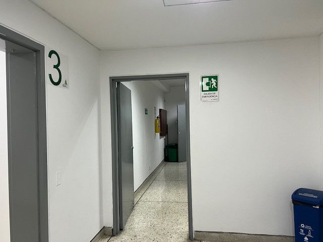 Oficina en arriendo Valle Del Cauca Cali San Pedro 105 m2 Habitaciones 0 Baños 2 Garajes 0 Precio $8062000