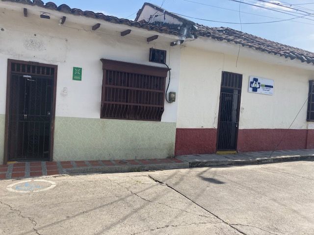Casa en venta Valle Del Cauca Guadalajara De Buga La Merced 1980 m2 Habitaciones 9 Baños 6 Garajes 2 Precio $460000000