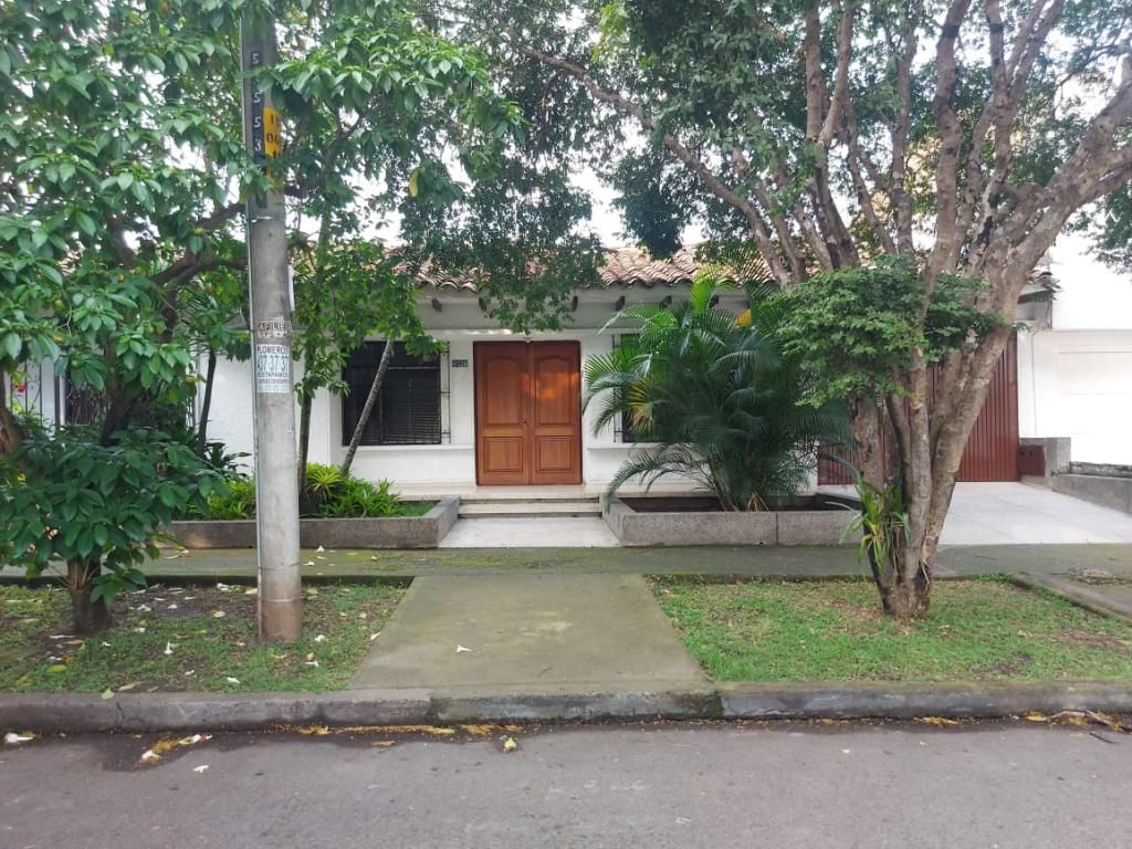 Casa en venta Valle Del Cauca Cali La Flora 318 m2 Habitaciones 4 Baños 4 Garajes 1 Precio $675000000