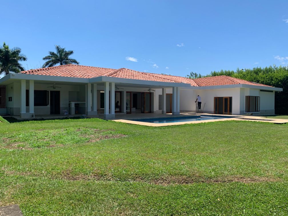 Casa Campestre en arriendo Valle Del Cauca Cali Nn 550 m2 Habitaciones 3 Baños 5 Garajes 4 Precio $15000000