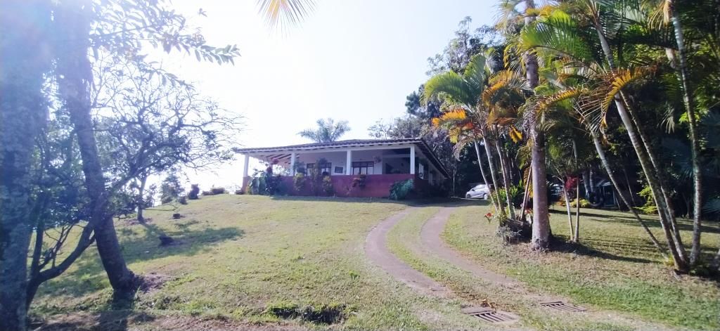 Finca en venta Valle Del Cauca Cali Bajos Ciudad Cordoba 410 m2 Habitaciones 8 Baños 13 Garajes 12 Precio $1800000000