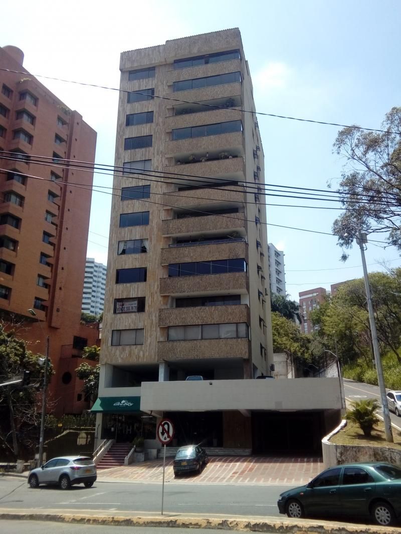 Apartamento en venta Valle Del Cauca Cali Centenario 270 m2 Habitaciones 4 Baños 4 Garajes 3 Precio $650000000