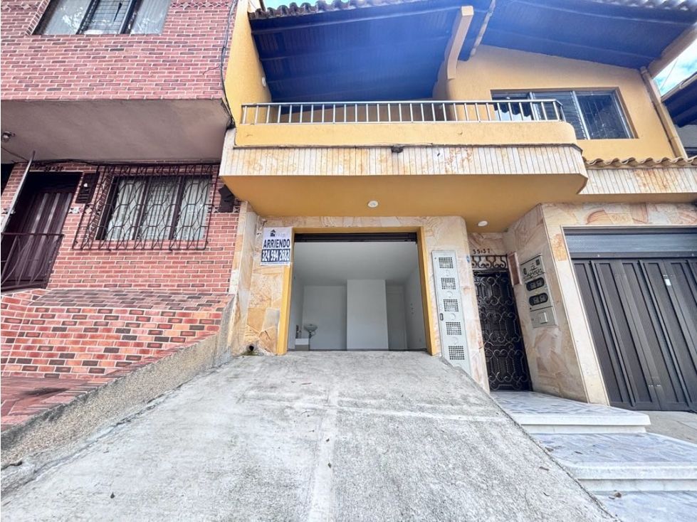 Local en arriendo Antioquia Medellín El Danubio 15 m2 Habitaciones 0 Baños 1 Garajes 0 Precio $1250000