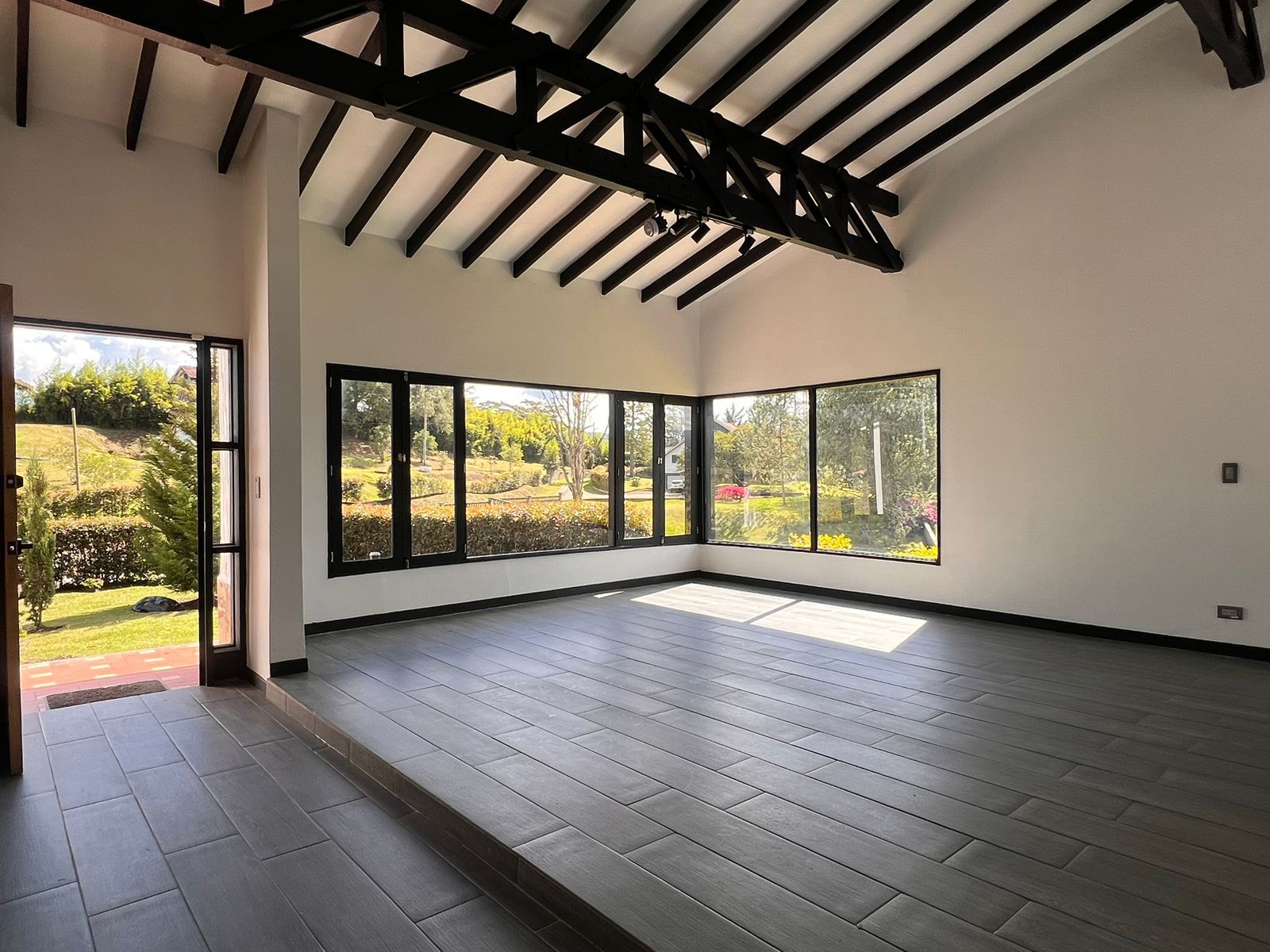 Casa en arriendo Antioquia Rionegro Ub Casas Del Mar 240 m2 Habitaciones 4 Baños 6 Garajes 3 Precio $6300000