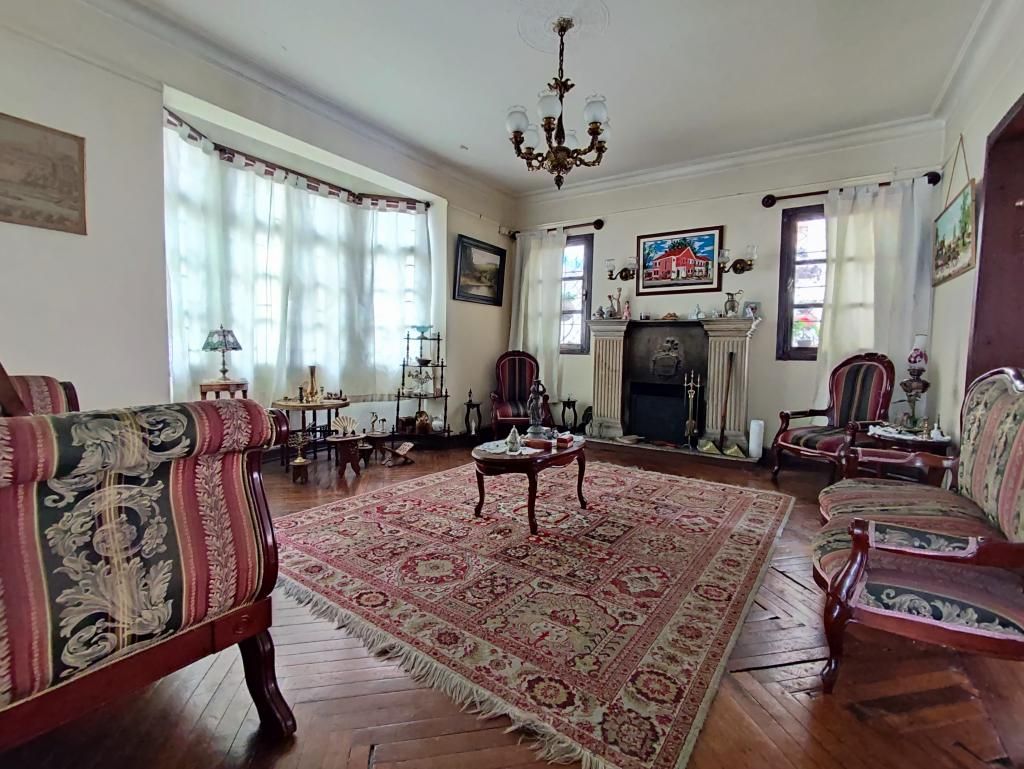 Casa en venta Cundinamarca Bogotá Pardo Rubio 526 m2 Habitaciones 12 Baños 6 Garajes 5 Precio $2400000000