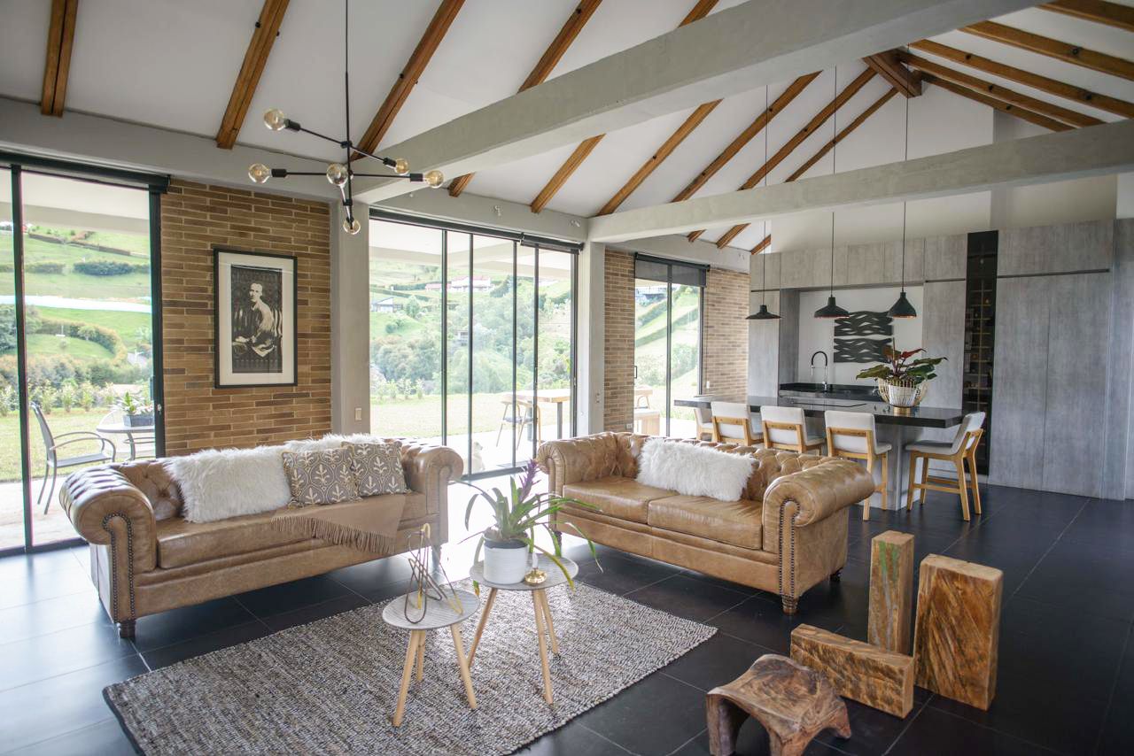 Casa en venta Antioquia Guarne Mall 240 m2 Habitaciones 3 Baños 4 Garajes 3 Precio $2050000000