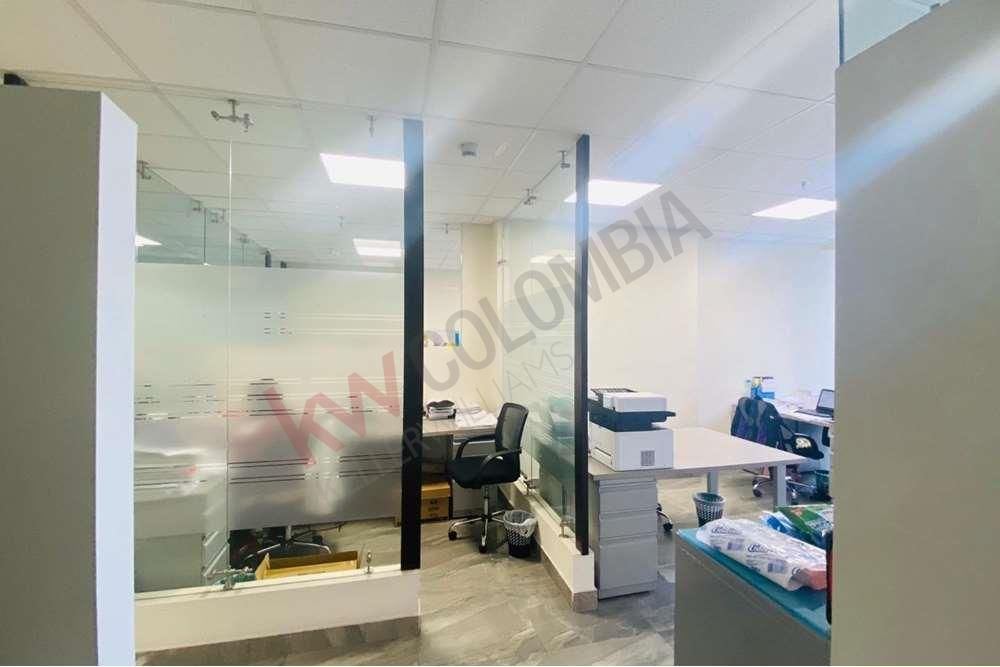 Oficina en arriendo Cundinamarca Bogotá Asd 229 m2 Habitaciones 0 Baños 0 Garajes 1 Precio $11000000