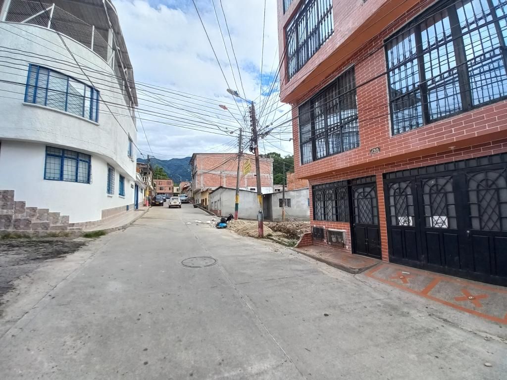 Casa en venta Tolima Ibagué Bellavista 280 m2 Habitaciones 8 Baños 4 Garajes 0 Precio $450000000