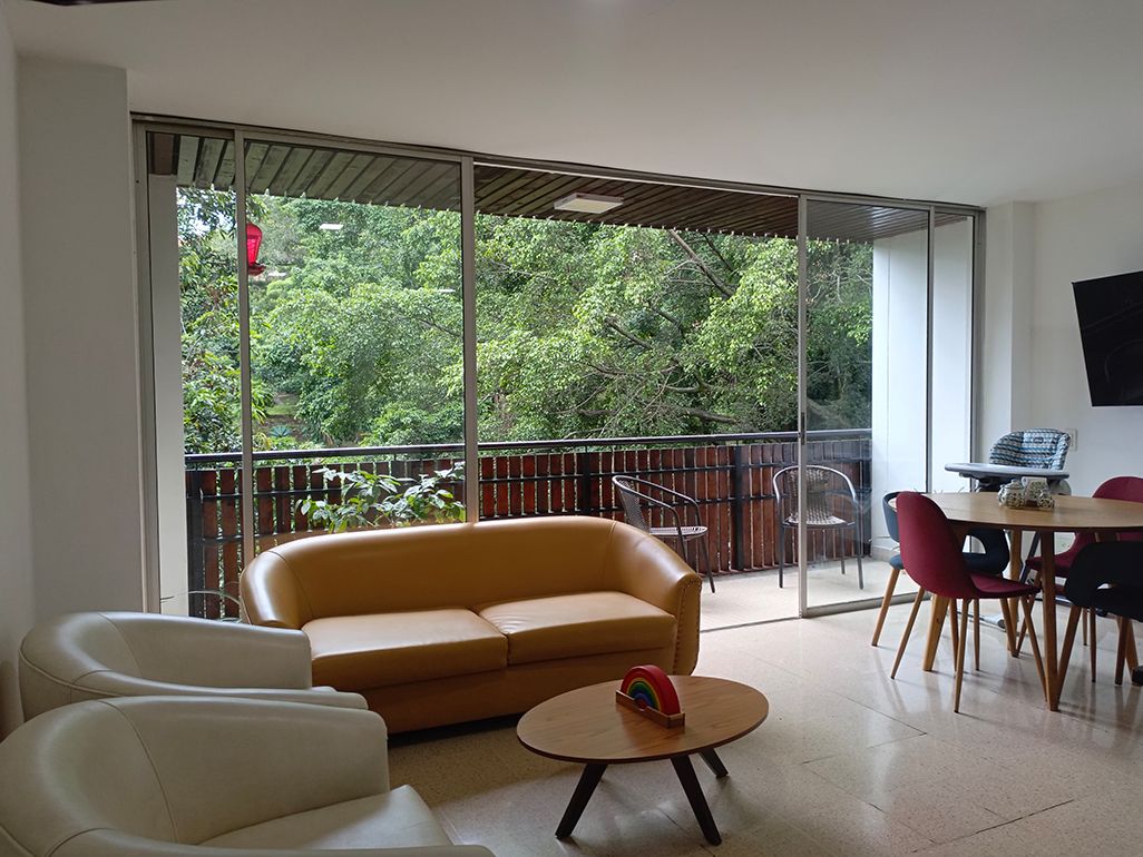Apartamento en arriendo Antioquia Medellín La Castellana 98 m2 Habitaciones 2 Baños 2 Garajes 2 Precio $3700000