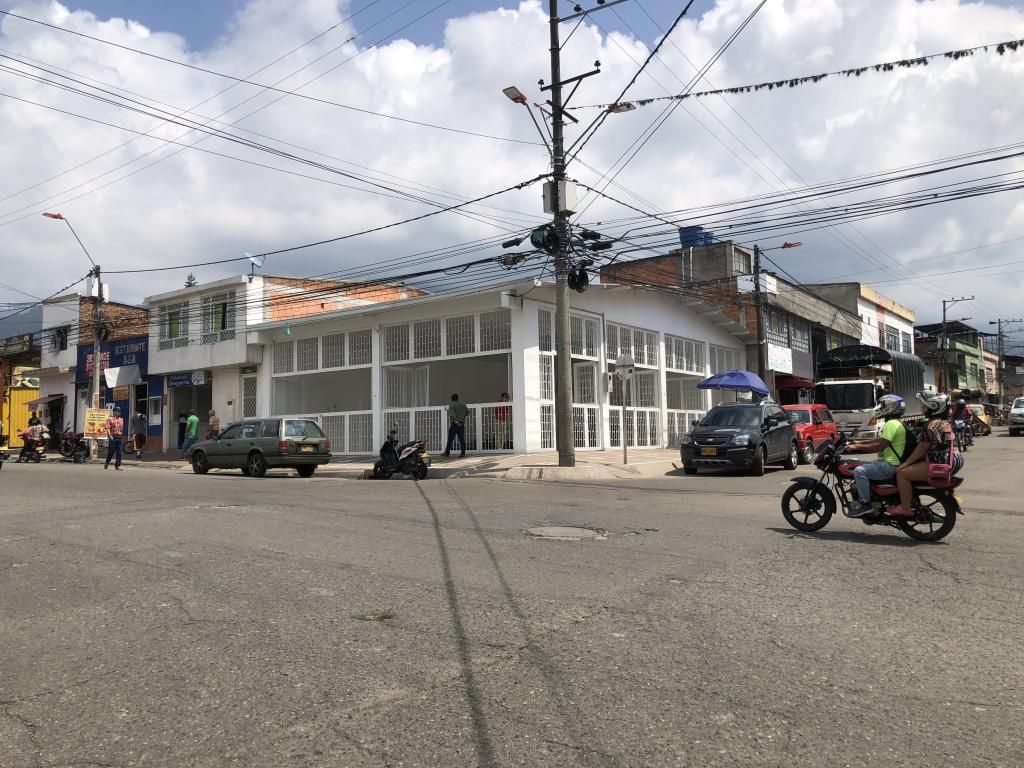 Local en arriendo Tolima Ibagué Estacion 176 m2 Habitaciones 0 Baños 1 Garajes 0 Precio $9500000