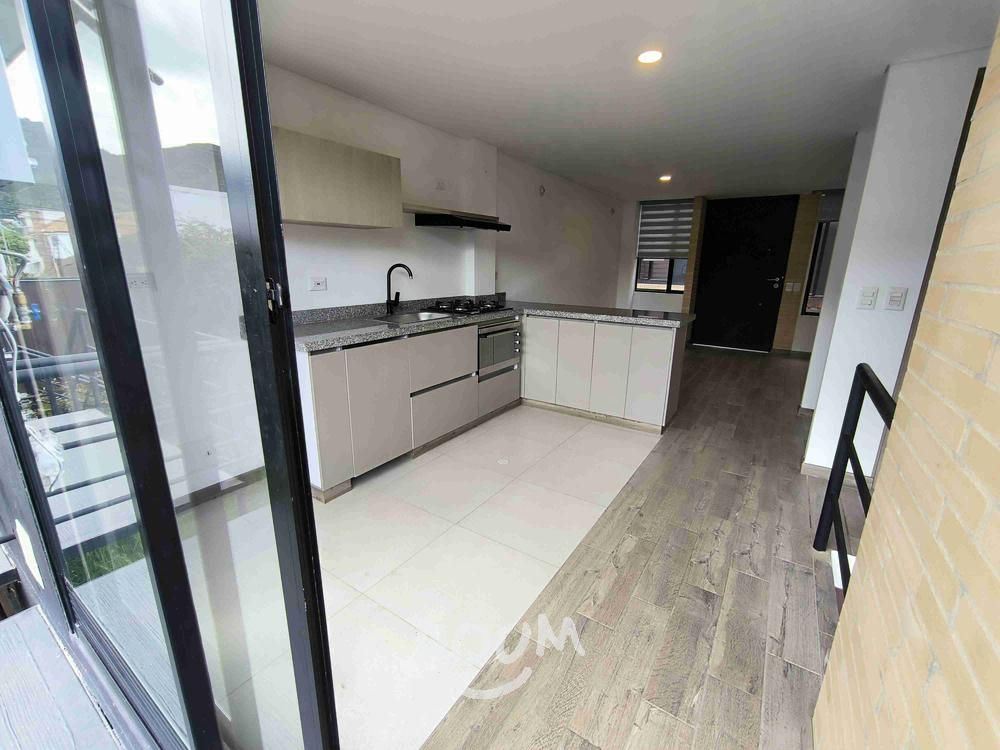 Casa en arriendo Cundinamarca Chía Cota 142 m2 Habitaciones 3 Baños 4 Garajes 2 Precio $3500000