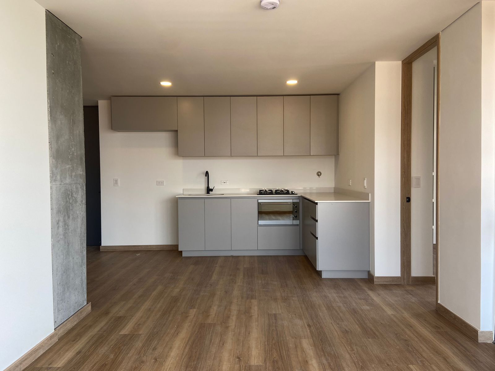 Apartamento en arriendo Antioquia Envigado Loma Del Barro 65 m2 Habitaciones 2 Baños 2 Garajes 3 Precio $3250000