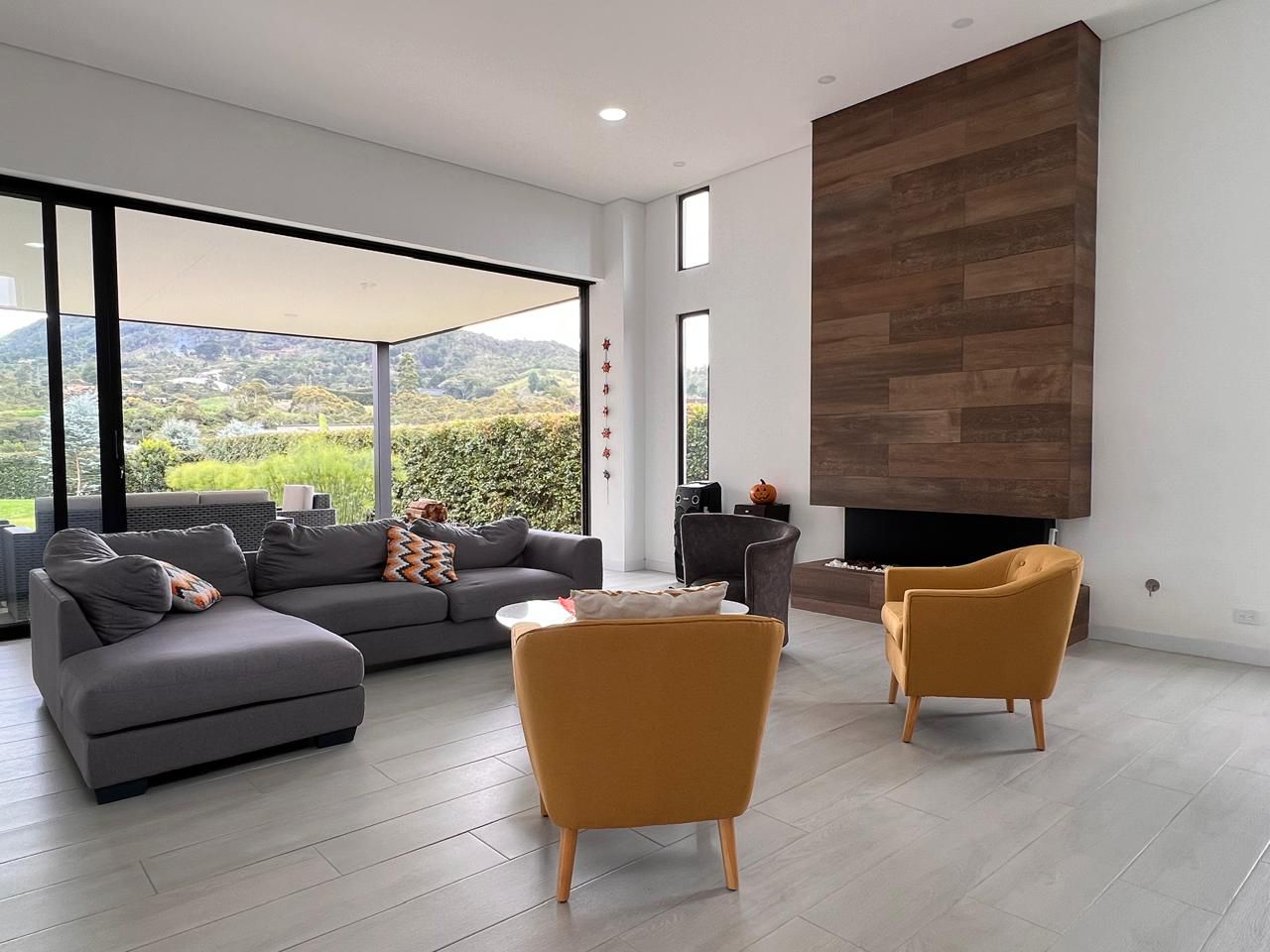 Casa en arriendo Antioquia El Carmen De Viboral Villanueva 536 m2 Habitaciones 4 Baños 8 Garajes 4 Precio $17100000