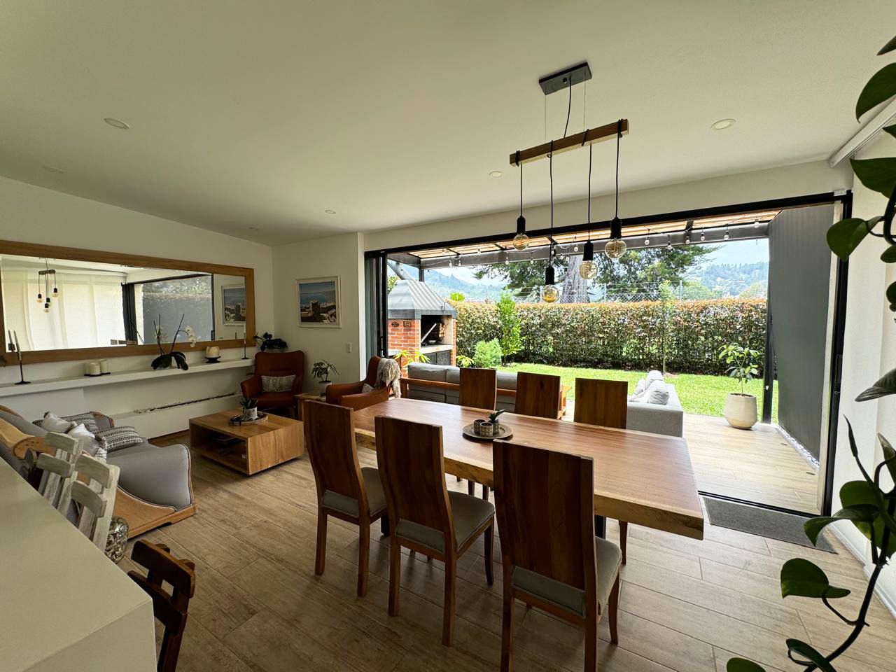 Casa en arriendo Antioquia El Retiro El Pino 206 m2 Habitaciones 3 Baños 6 Garajes 4 Precio $8200000