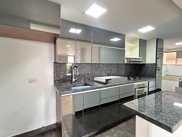 Apartamento en arriendo Antioquia Envigado La Mesa 130 m2 Habitaciones 3 Baños 4 Garajes 1 Precio $4600000