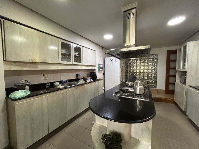 Apartamento en arriendo o venta Antioquia Medellín El Poblado 226 m2 Habitaciones 3 Baños 6 Garajes 3 Precio venta $1420000000 Precio arriendo $8200000