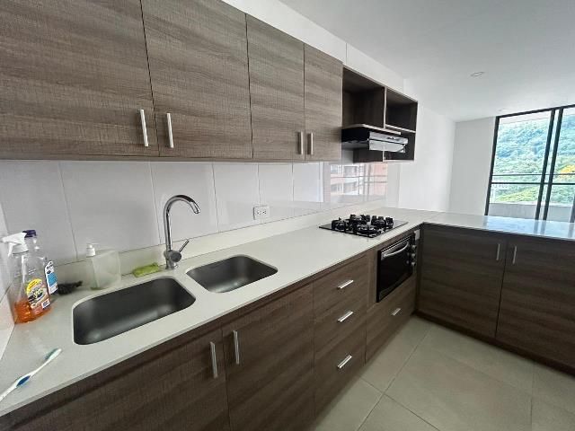Apartamento en arriendo Antioquia Envigado La Mesa 90 m2 Habitaciones 2 Baños 4 Garajes 2 Precio $3900000