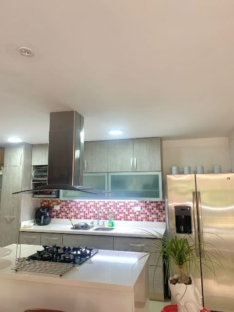 Apartamento en arriendo Antioquia Envigado El Esmeraldal 90 m2 Habitaciones 3 Baños 2 Garajes 3 Precio $3700000