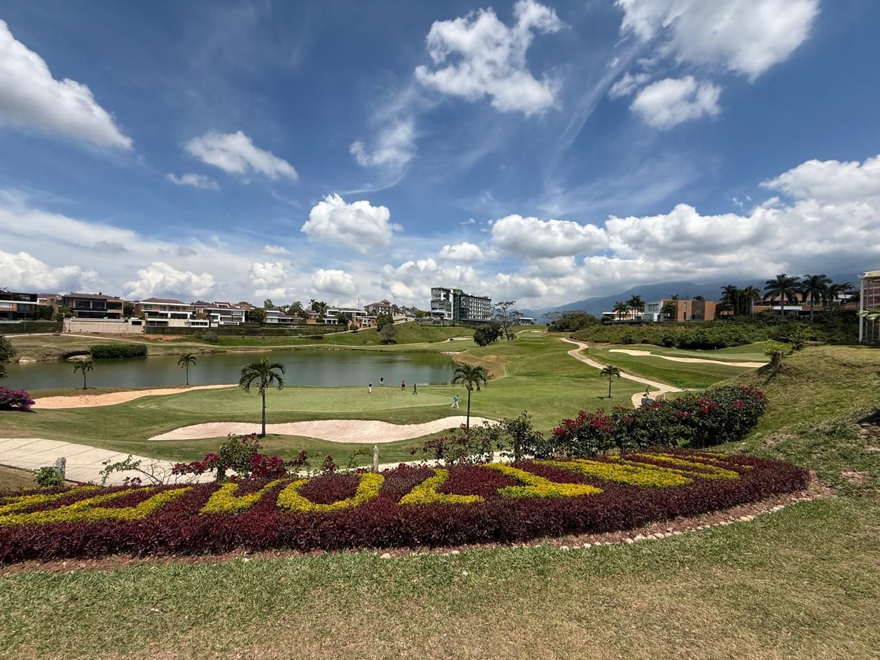 Casa en venta Santander Floridablanca Villa Fatima 550 m2 Habitaciones 4 Baños 8 Garajes 4 Precio $3200000000