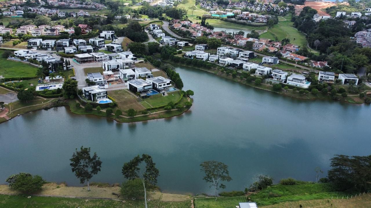 Casa en venta Santander Floridablanca Villa Fatima 400 m2 Habitaciones 4 Baños 8 Garajes 3 Precio $3100000000